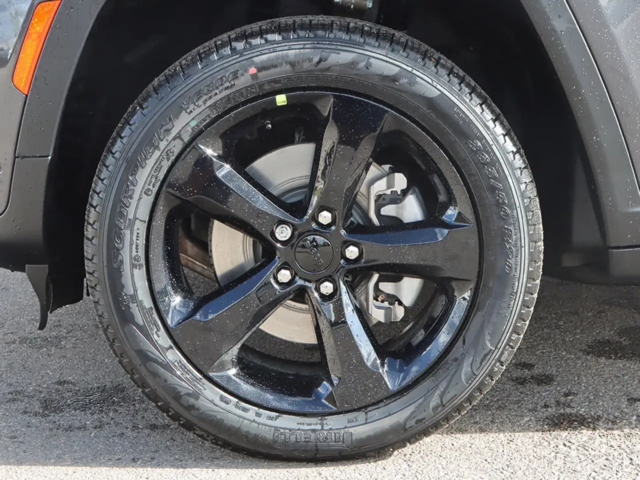 Jeep Grand Cherokee снимка Jeep Grand Cherokee