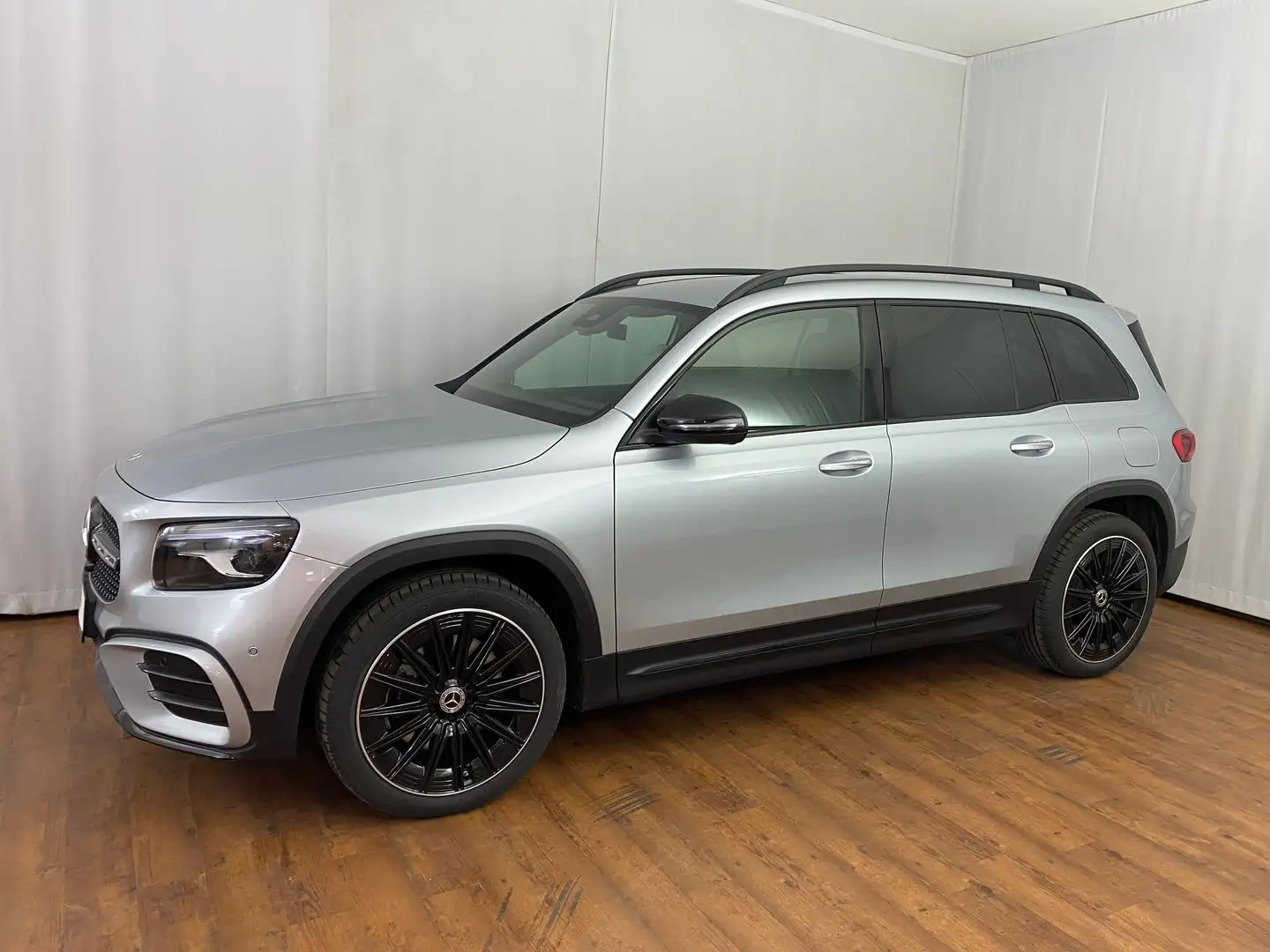 Mercedes-Benz GLB 220 220 4matic Entry Aut. Argintiu - 2