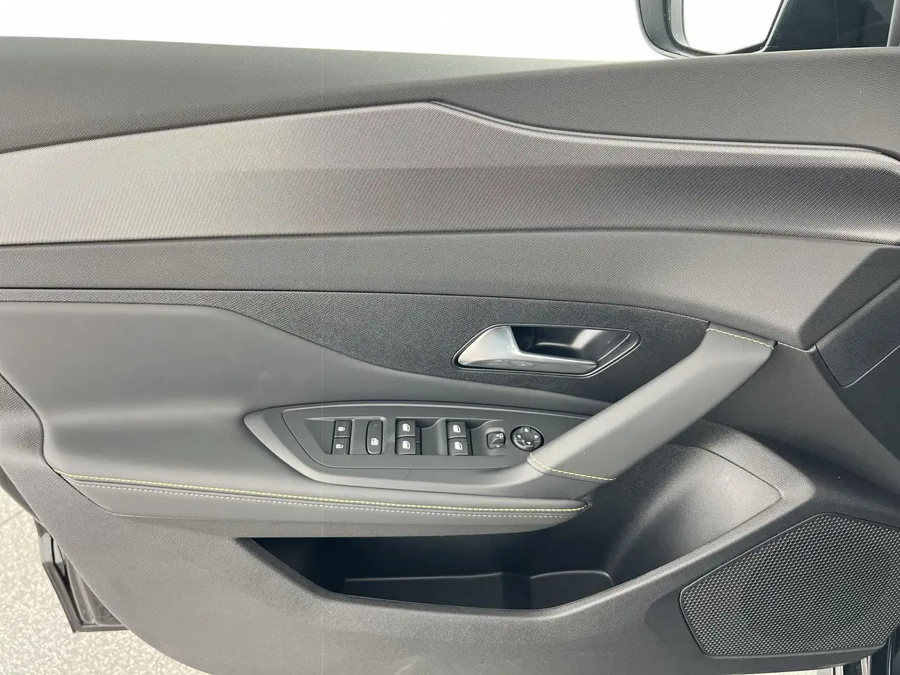 Peugeot 308 2026 — фото 11