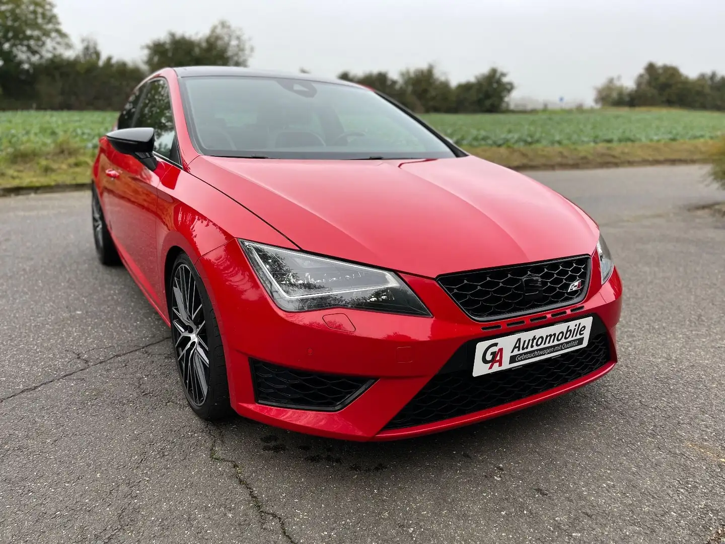 SEAT Leon SC Cupra 2.0 TurboPanoDSG,NAVI,ACC,WENIG KM Rot - 2
