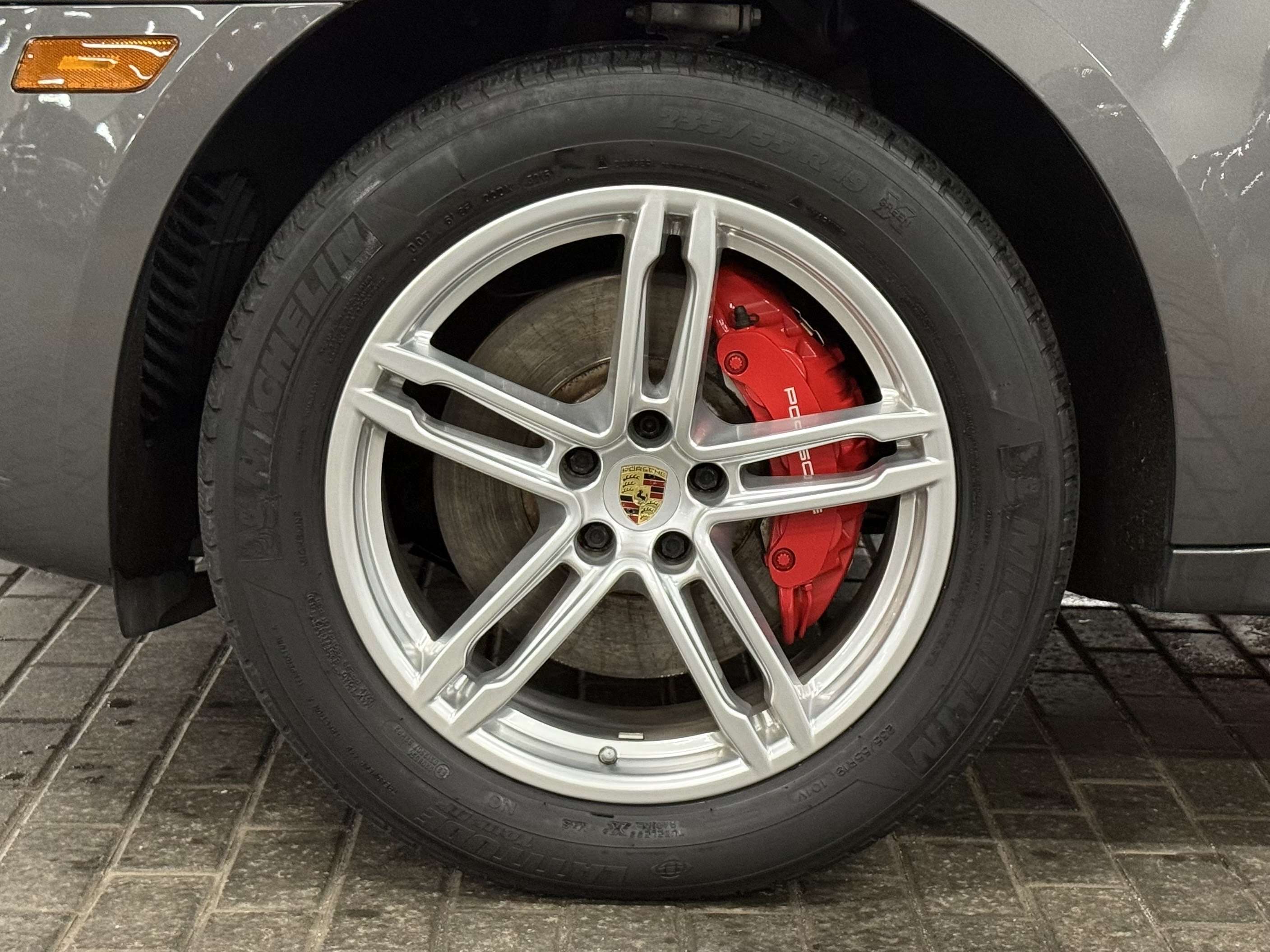 2016 Porsche Macan TURBO | SPORT CHRONO | ONE OWNER | NO ACCIDENT thumb 9