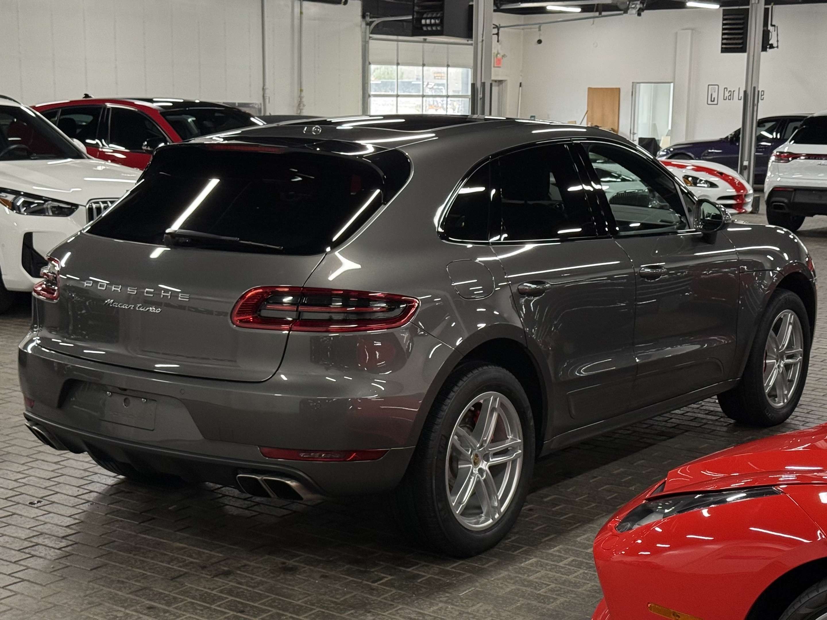 2016 Porsche Macan TURBO | SPORT CHRONO | ONE OWNER | NO ACCIDENT alt 5