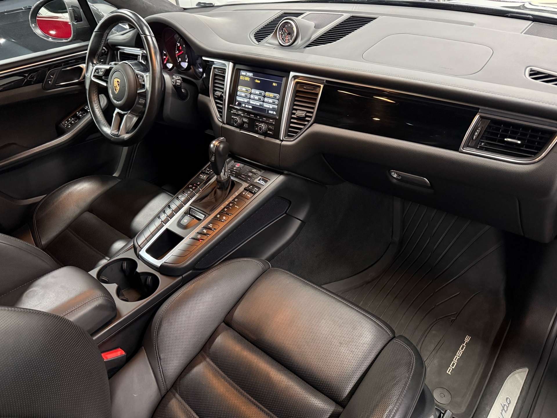 2016 Porsche Macan TURBO | SPORT CHRONO | ONE OWNER | NO ACCIDENT thumb 31