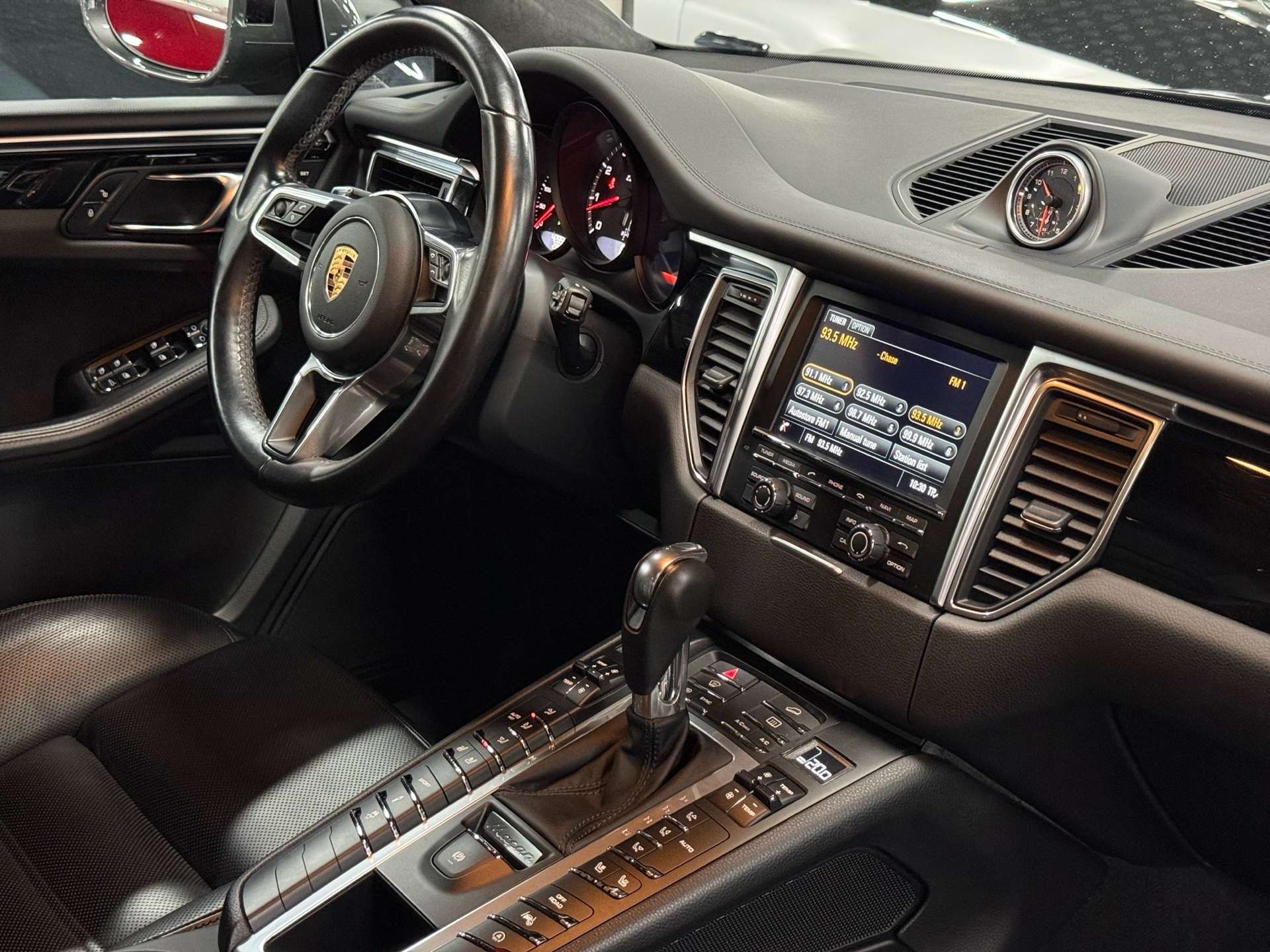 2016 Porsche Macan TURBO | SPORT CHRONO | ONE OWNER | NO ACCIDENT thumb 30