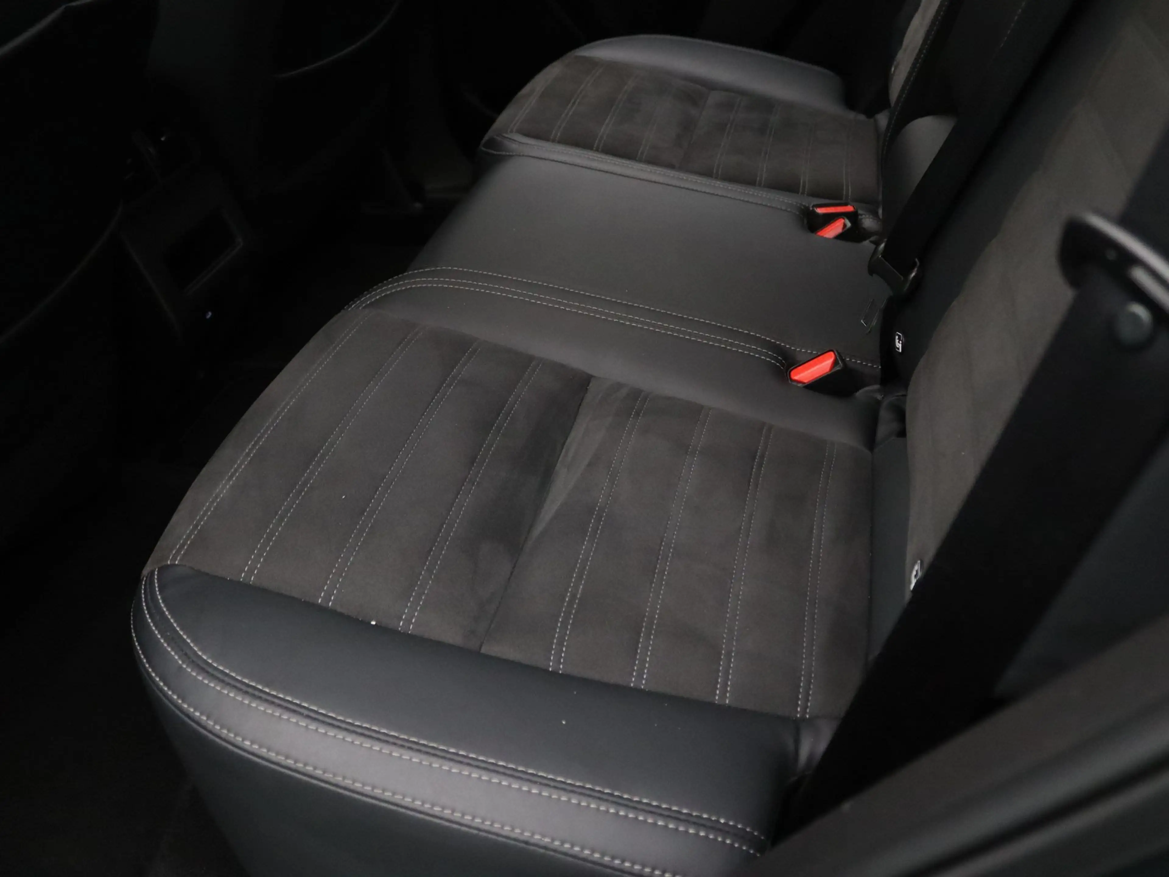 Mitsubishi Outlander 306pk PHEV First Edition Apple Carplay/Android Aut — photo 32