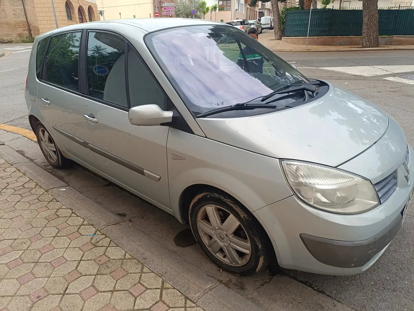 Renault Scenic Scénic II 1.9DCI Confort Authentiquenfort Plateado - 1