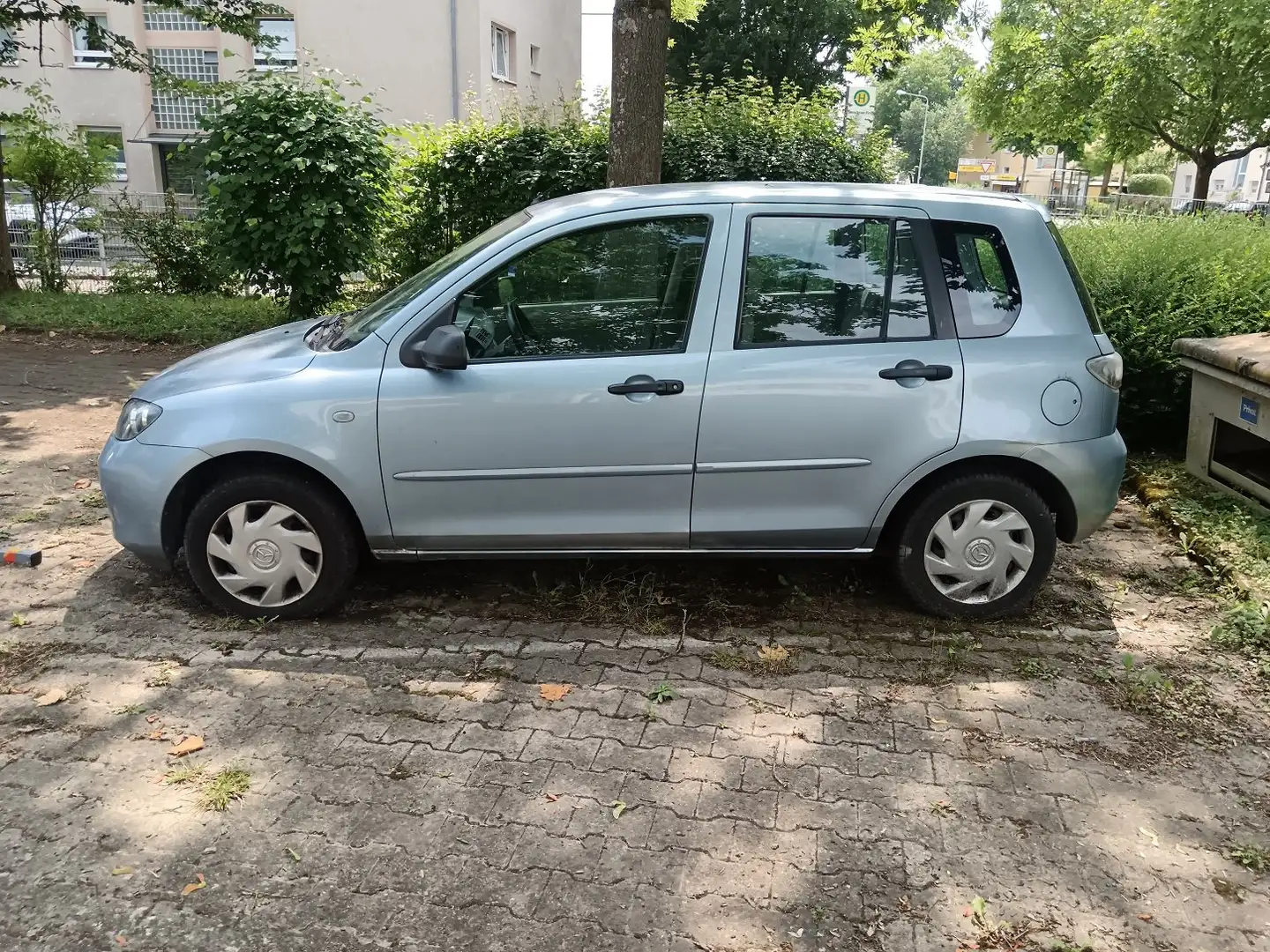 Mazda 2 2 1.25l Comfort KLIMA TÜV 06.2026 srebrna - 2