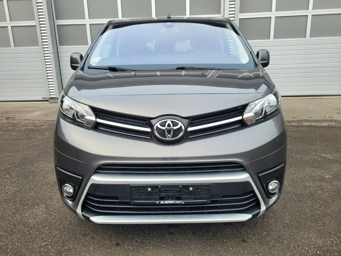 Toyota Proace Verso L2 Shuttle Comfort, Autom, 9 Sitzer Grau - 2