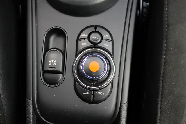 Mini Countryman view 30