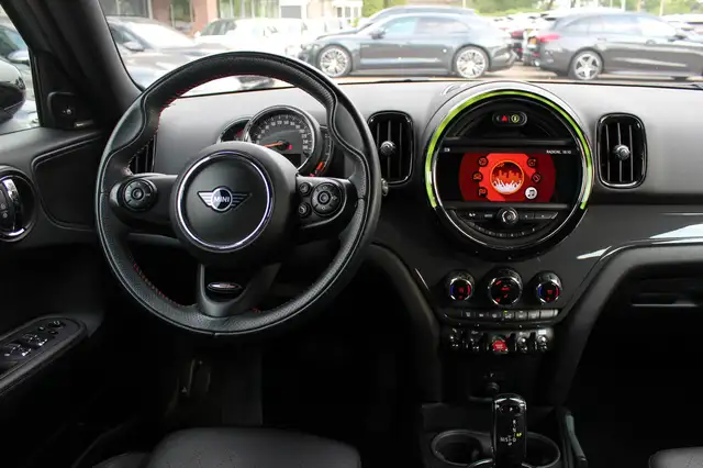 Mini Countryman view 9