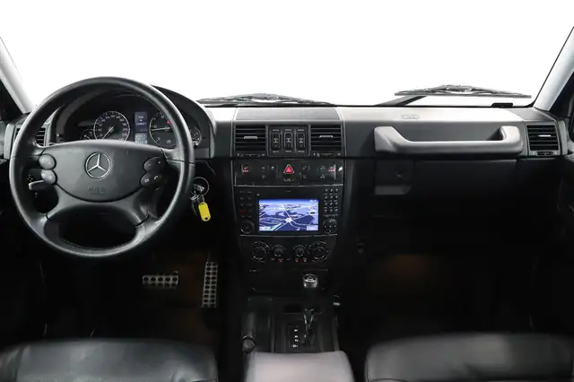Mercedes-Benz G-Class view 9