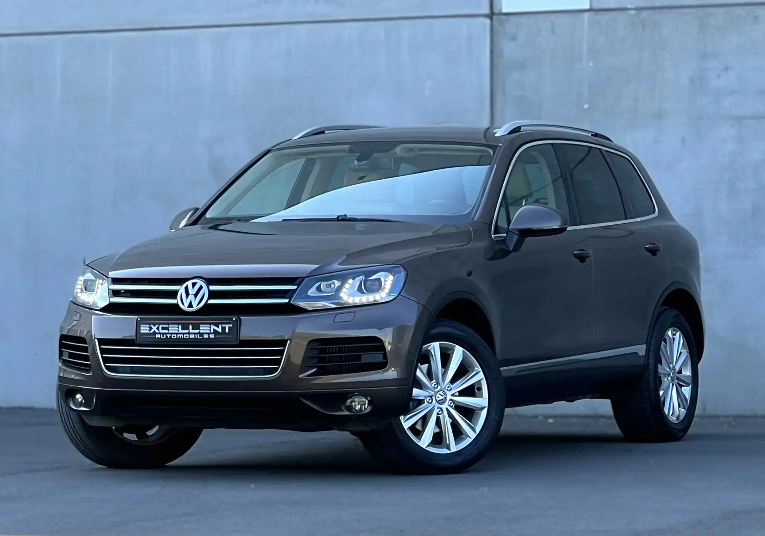 Volkswagen Touareg 3.0 TDi V6/BOITE AUTO/LED/GPS/BLUETOOTH/GARANTIE Bruin - 1