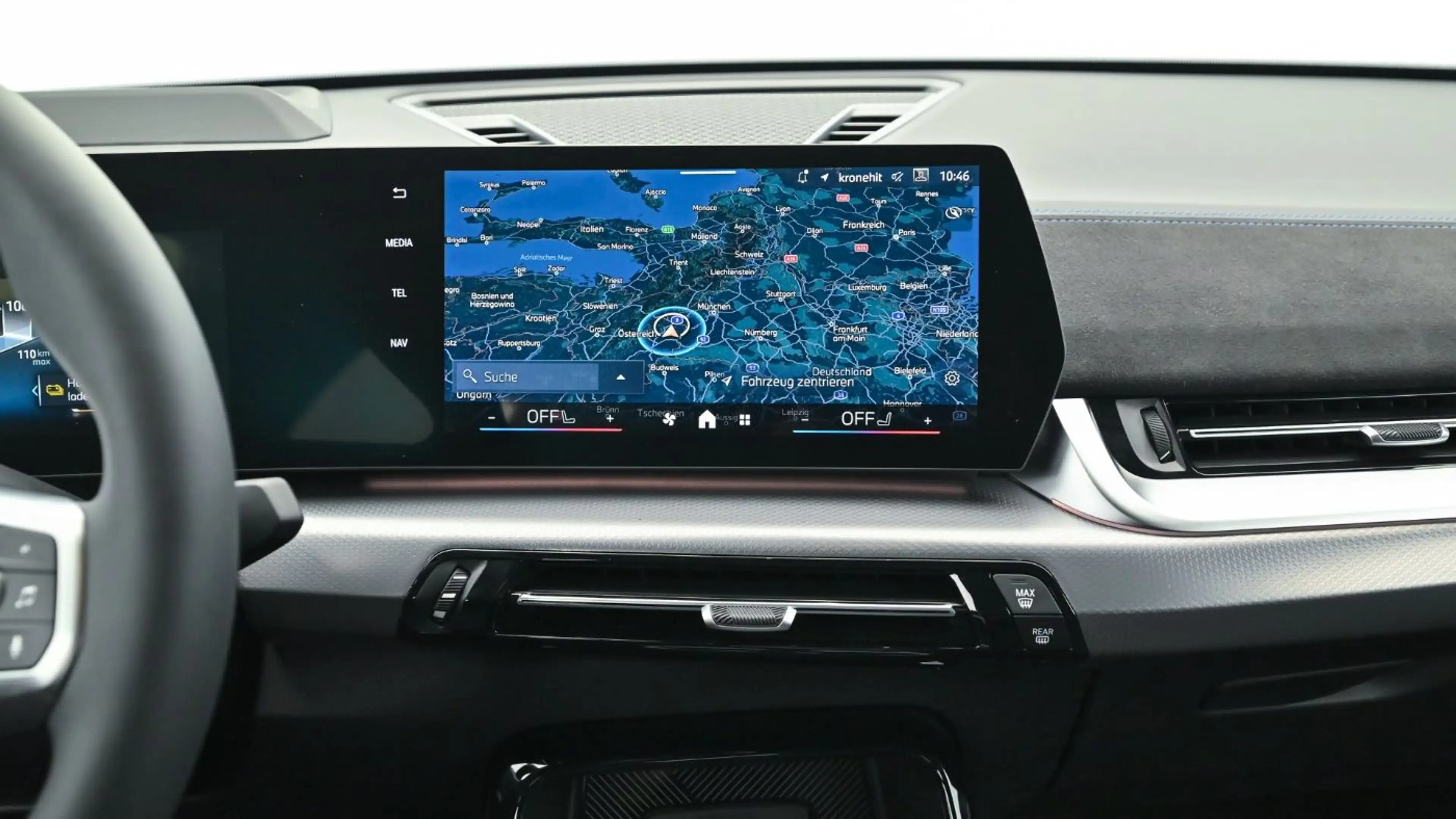 BMW iX2 eDrive 20 M-Sport xDrive KAM LED ACC HUD SHZ — photo 13