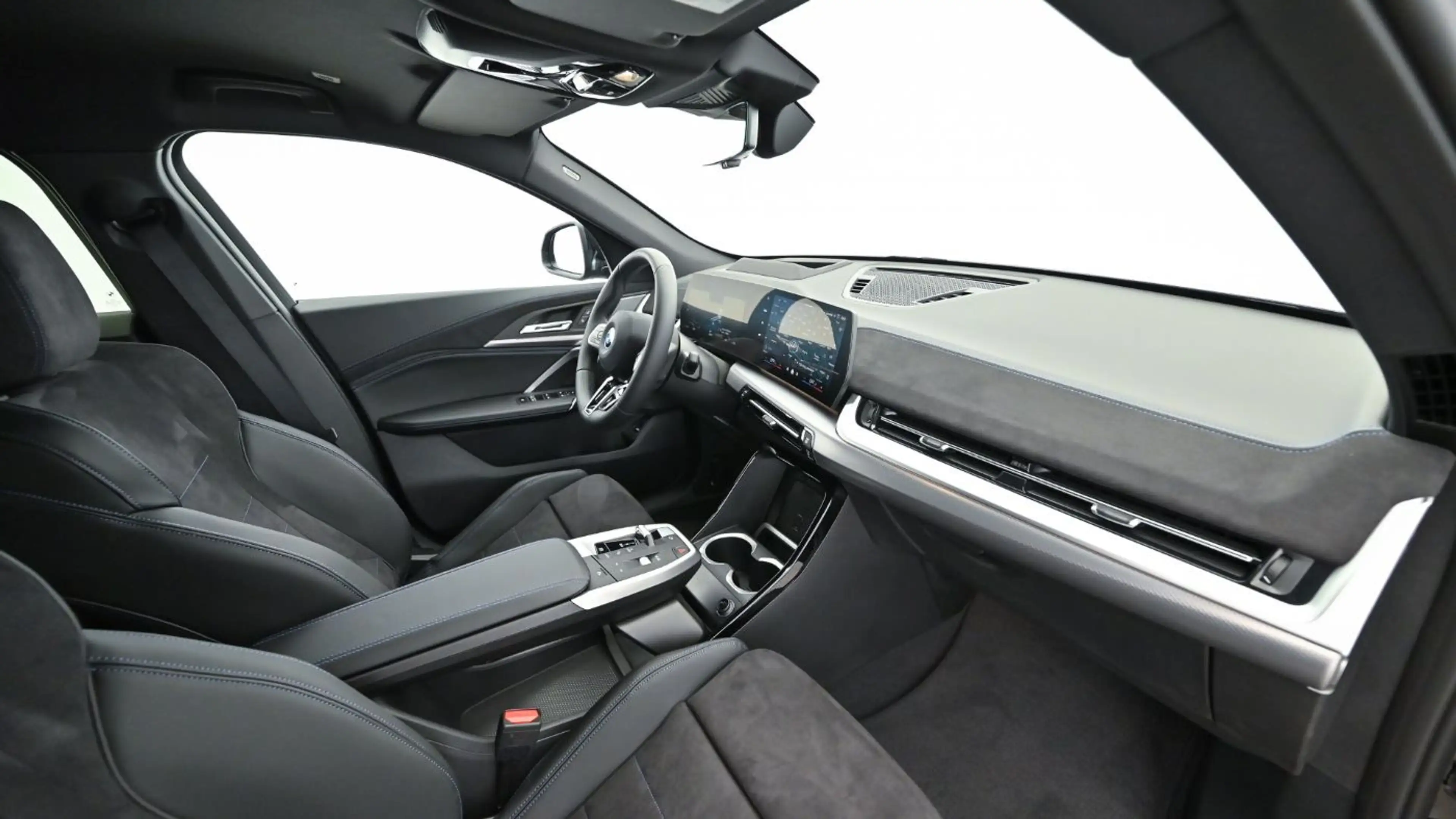 BMW iX2 eDrive 20 M-Sport xDrive KAM LED ACC HUD SHZ — photo 15
