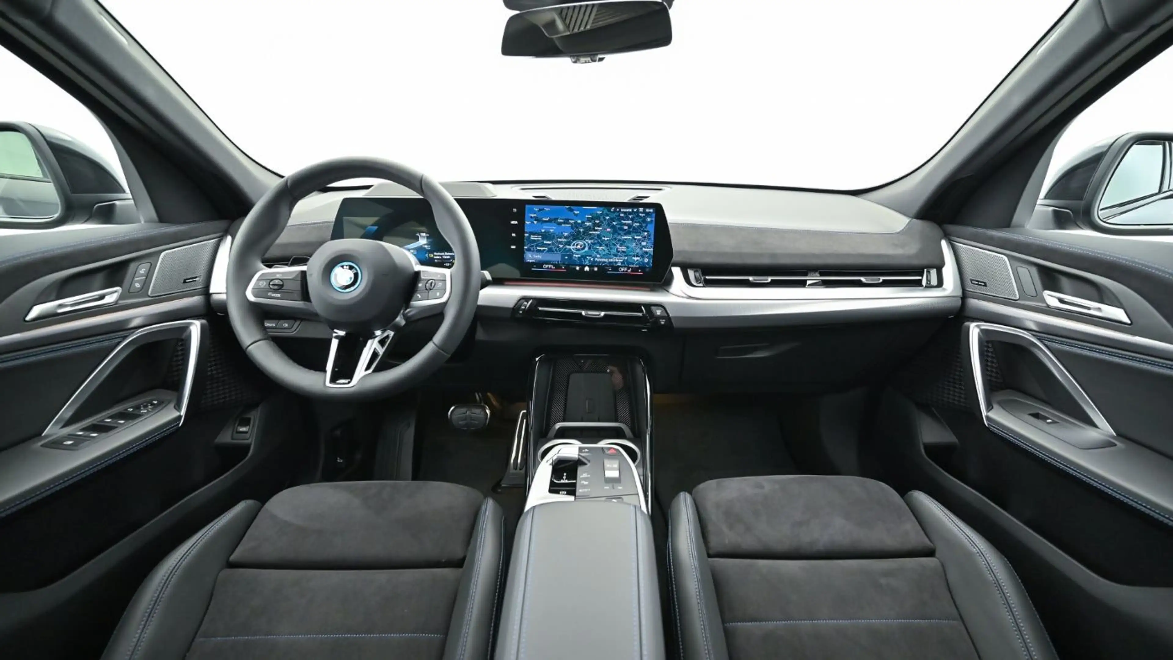 BMW iX2 eDrive 20 M-Sport xDrive KAM LED ACC HUD SHZ — photo 11