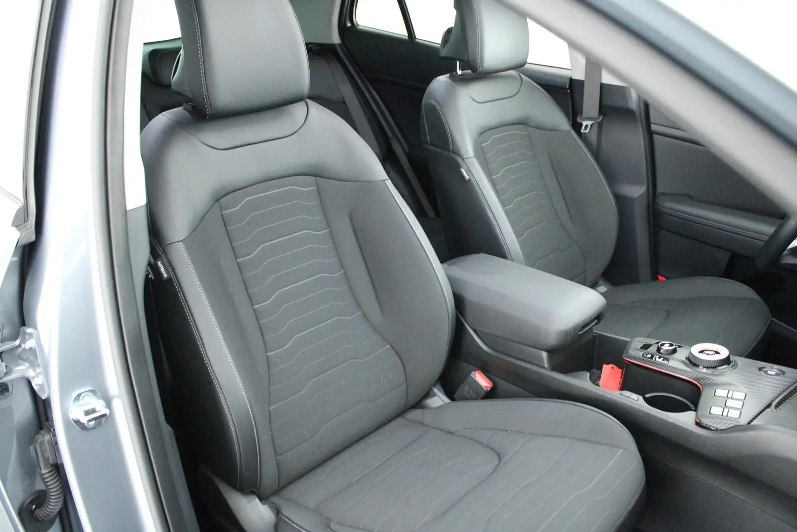 Kia Sportage 1.6 T-GDi Hybrid DynamicPlusLine Trekhaak Camera P Gris - 2