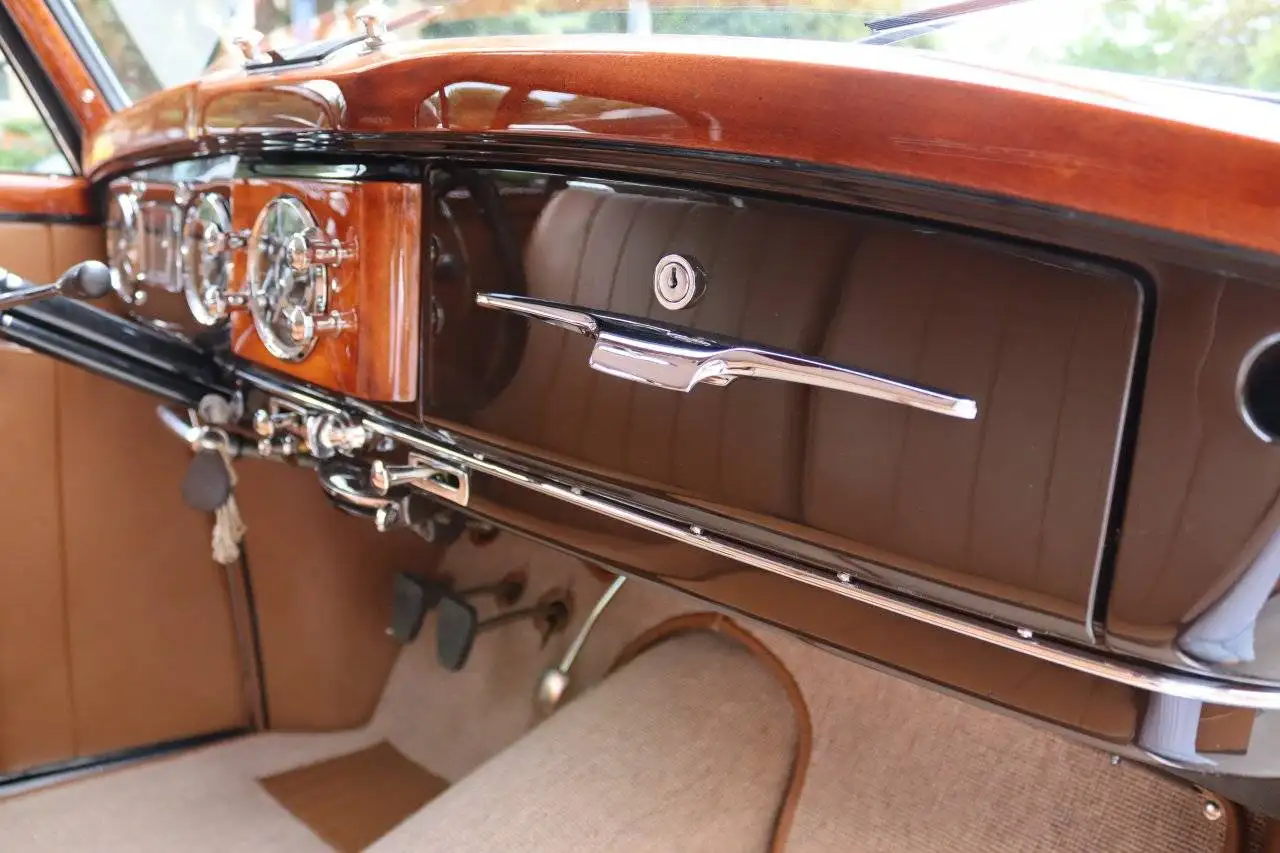 Mercedes-Benz 220 B Cabrio W187, foto 9