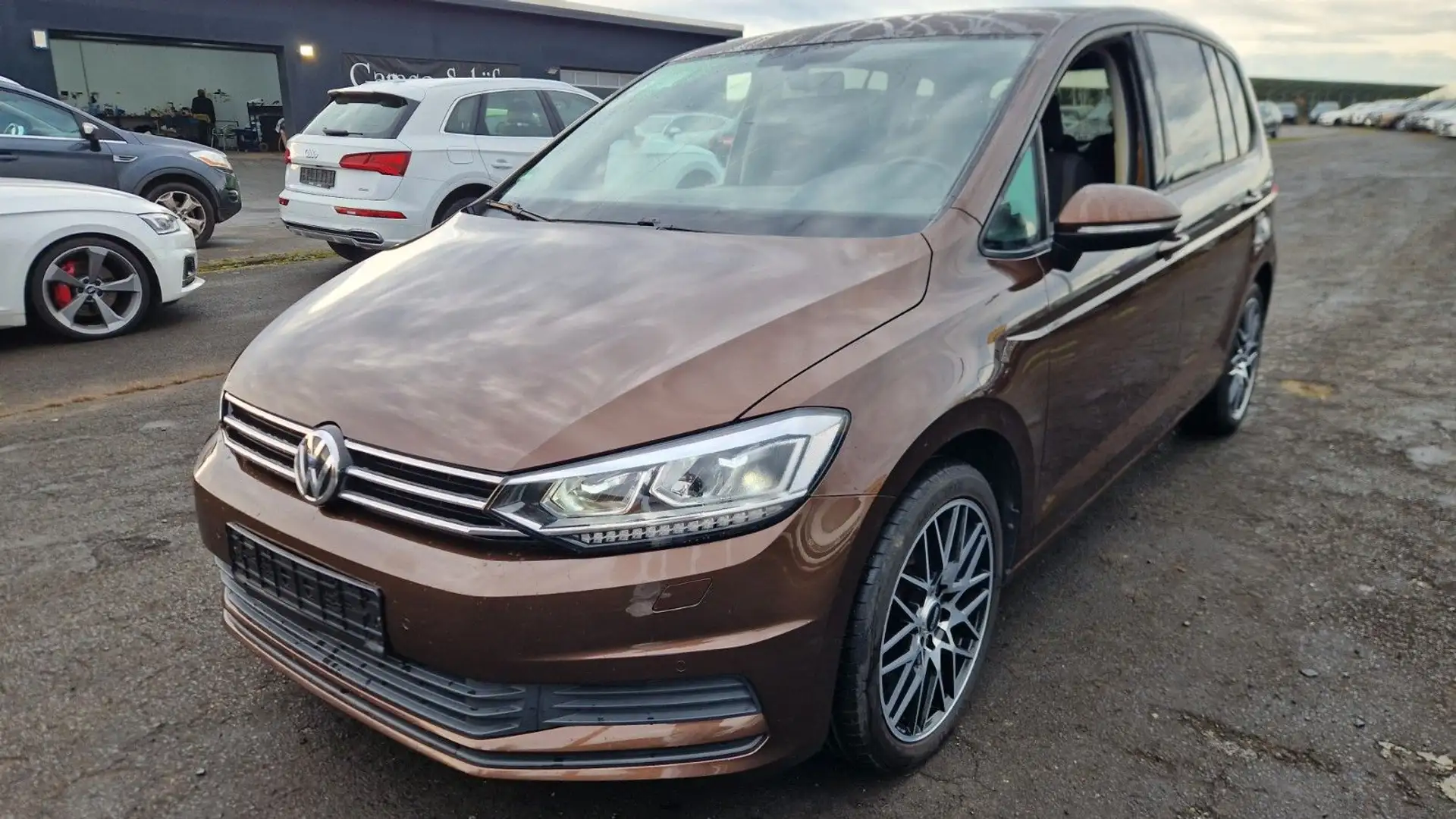 Volkswagen Touran 7Sitzer Navigation LED AHK Brun - 1