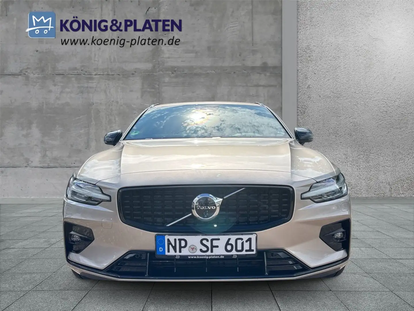 Volvo V60 B4 Benzin Plus Dark Klima Rückfahrkamera Silber - 2