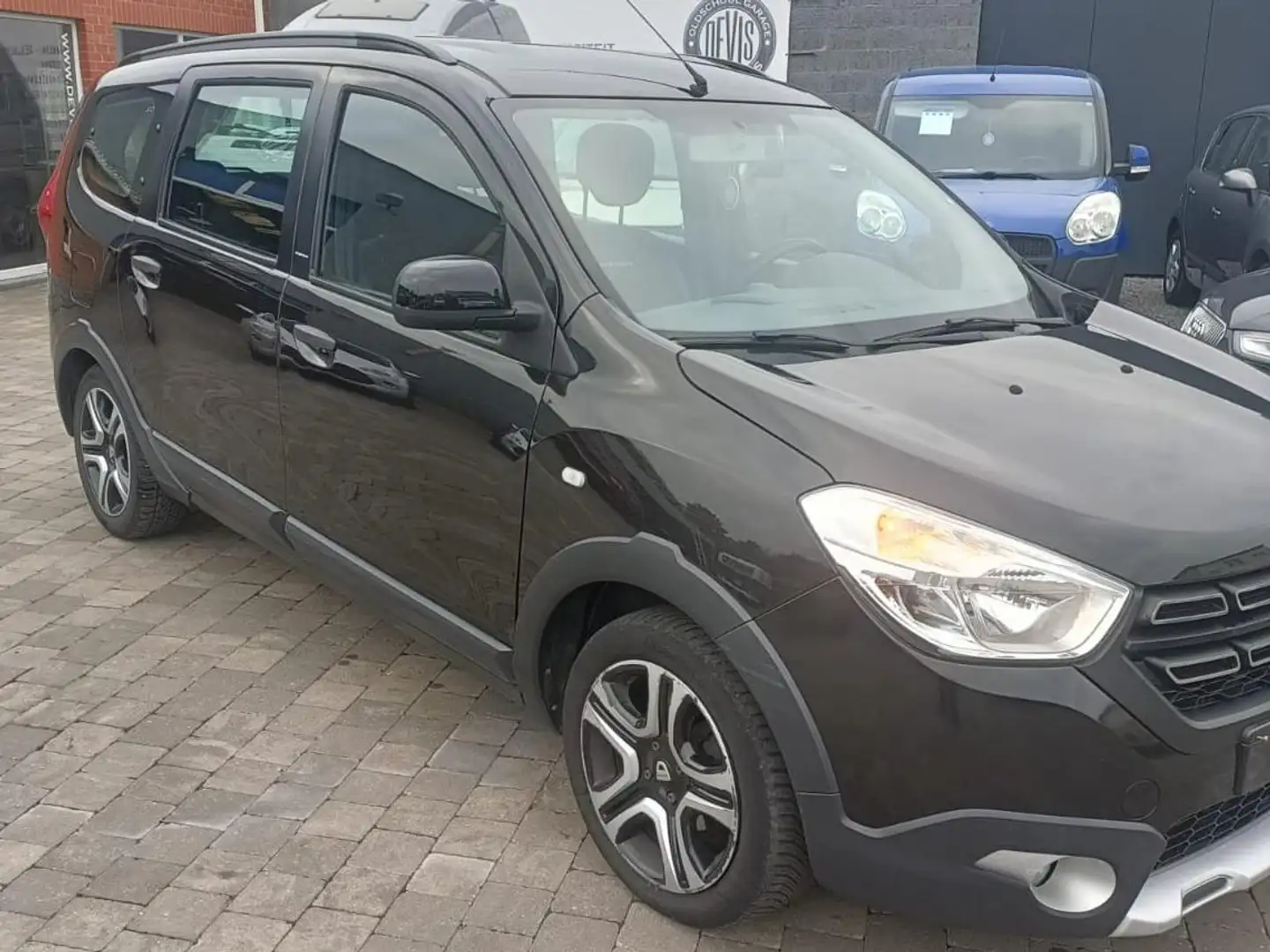 Dacia Lodgy Lodgy 1.6i SCe Anniversary 2 7pl. (EU6.2) Zwart - 1