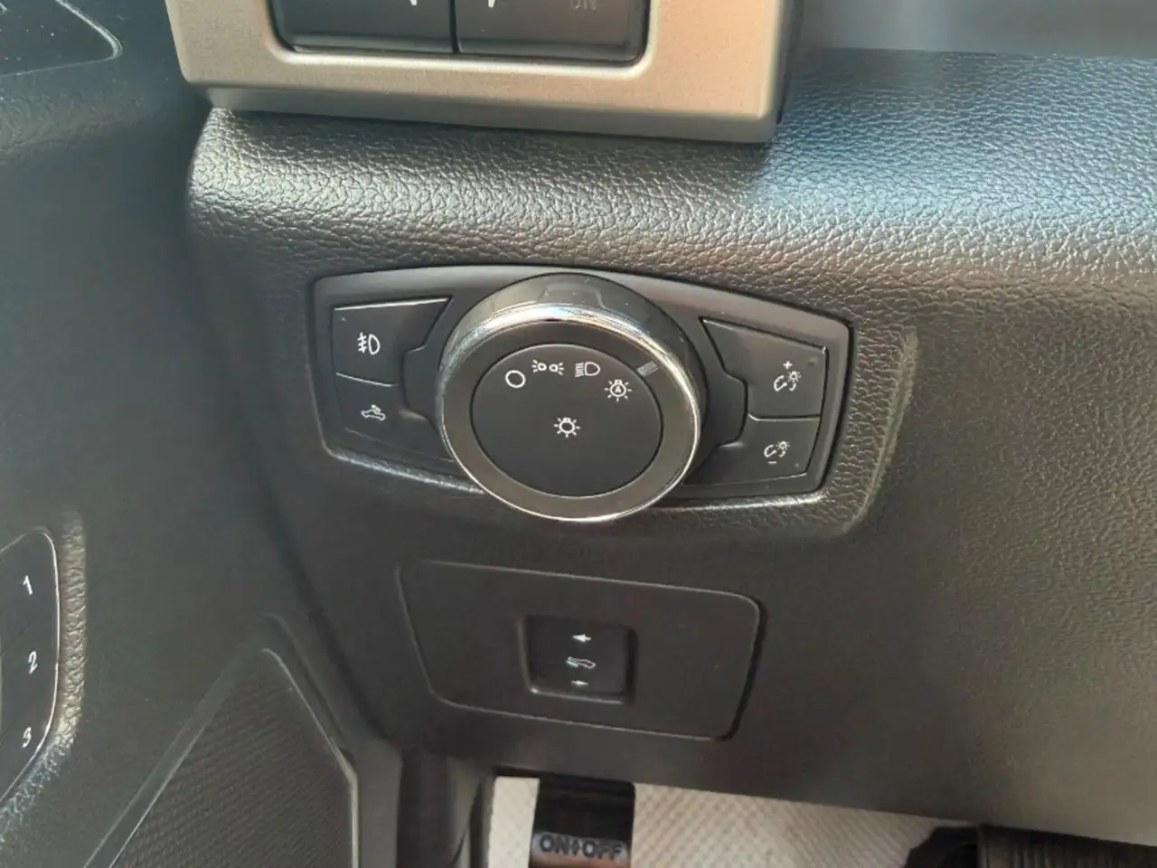 Ford F 150 снимка Ford F 150