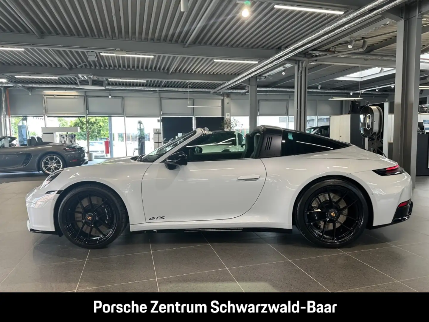 Porsche 992 911 Targa 4 GTS Burmester Sportabgasanlage Grijs - 2