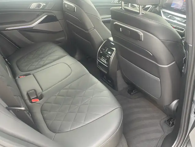 BMW X5 view 22