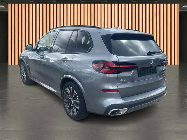 BMW X5 view 16