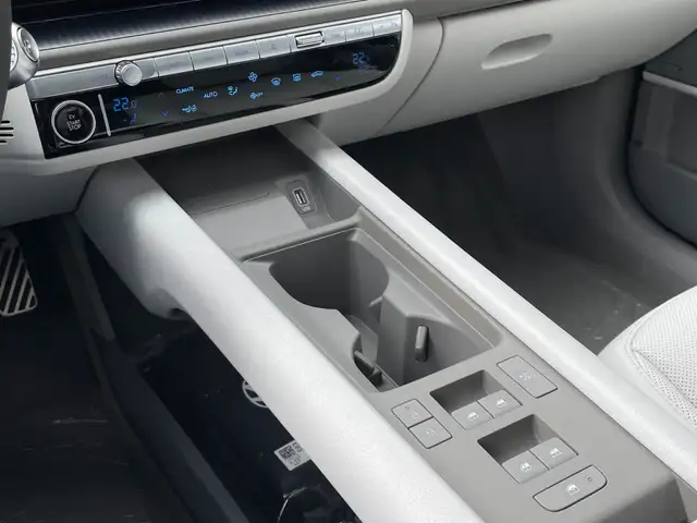 Hyundai Ioniq 6 view 15