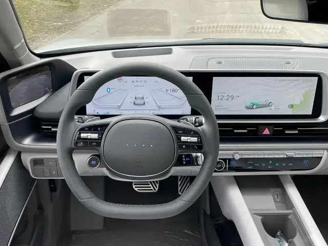 Hyundai Ioniq 6 view 11