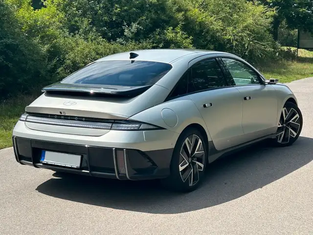 Hyundai Ioniq 6 view 6