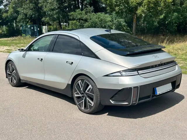 Hyundai Ioniq 6 view 4