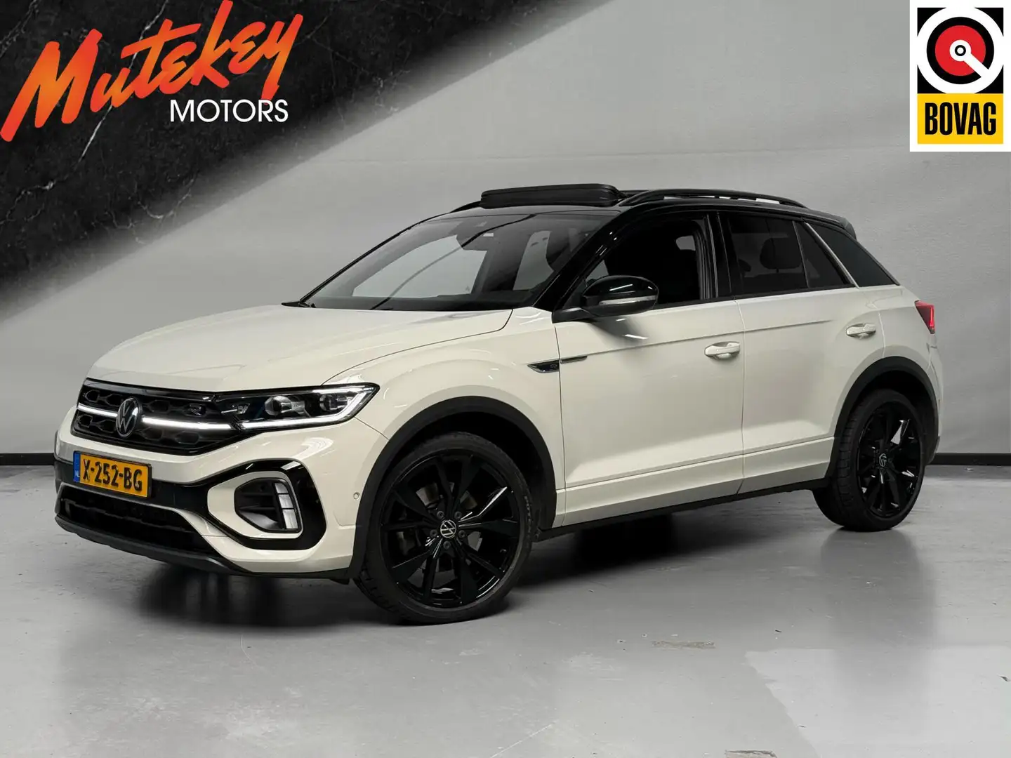 Volkswagen T-Roc 1.5 TSI R-Line Business+ Grijs - 1