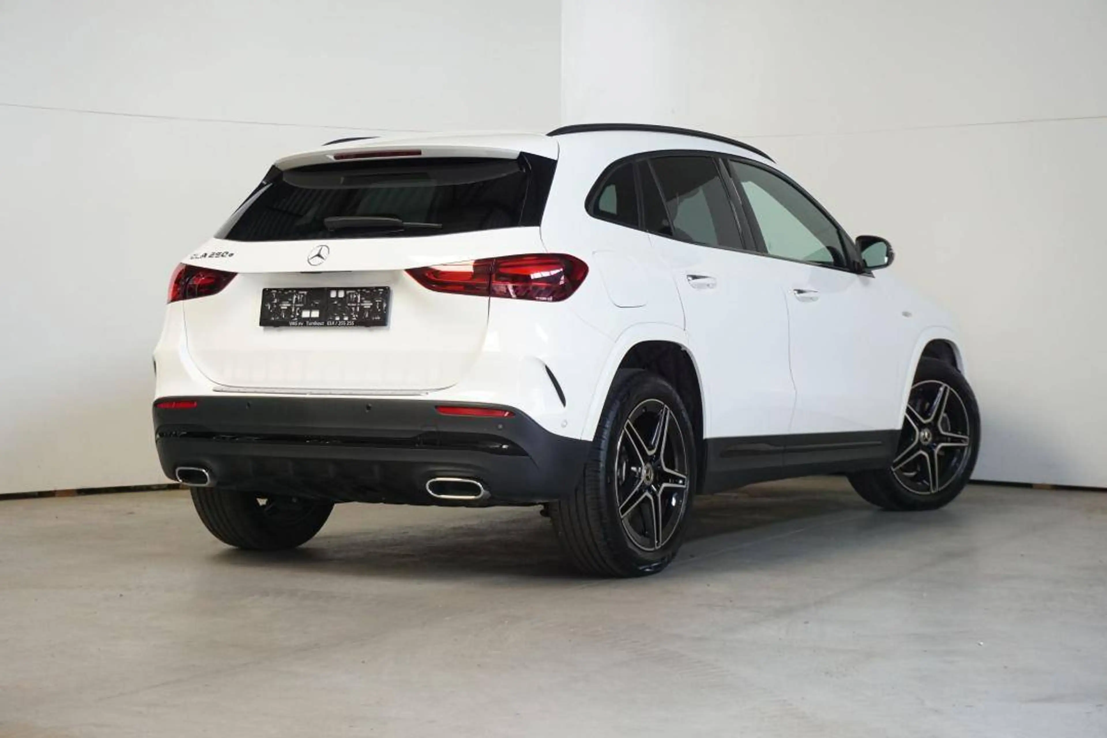 Mercedes-Benz GLA 250 e - AMG Line - NIGHT PAKKET — photo 2