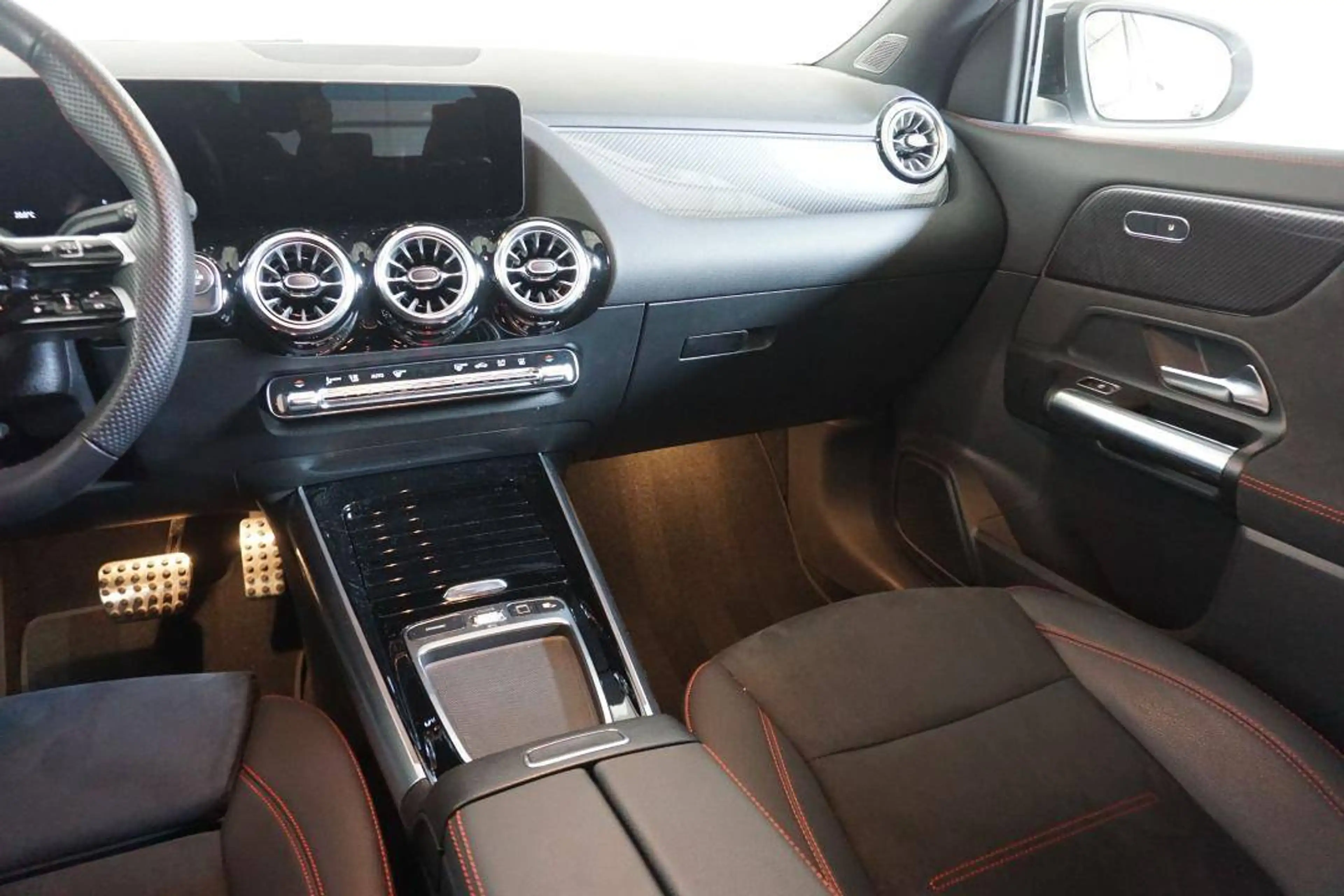 Mercedes-Benz GLA 250 e - AMG Line - NIGHT PAKKET — photo 6