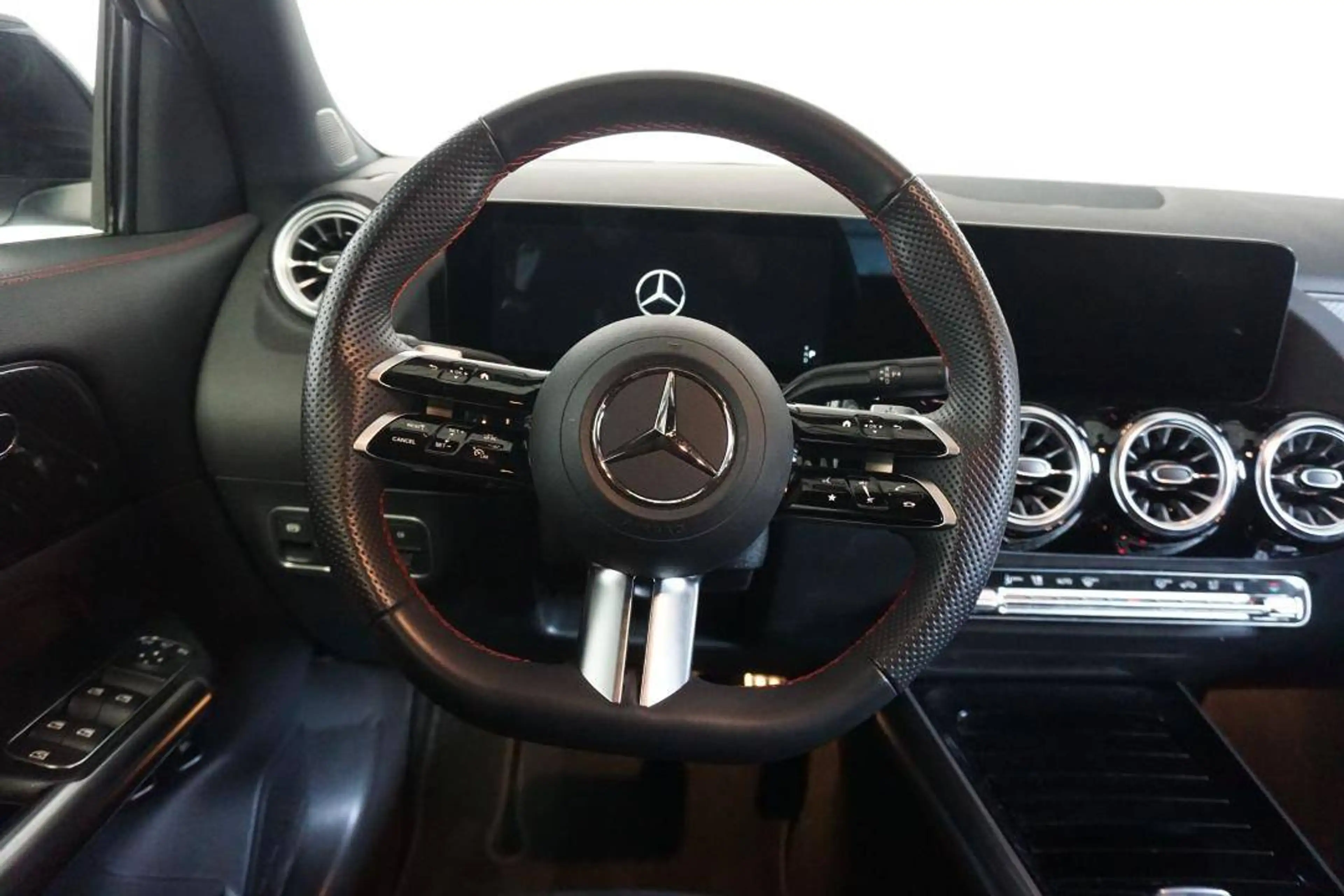 Mercedes-Benz GLA 250 e - AMG Line - NIGHT PAKKET — photo 5