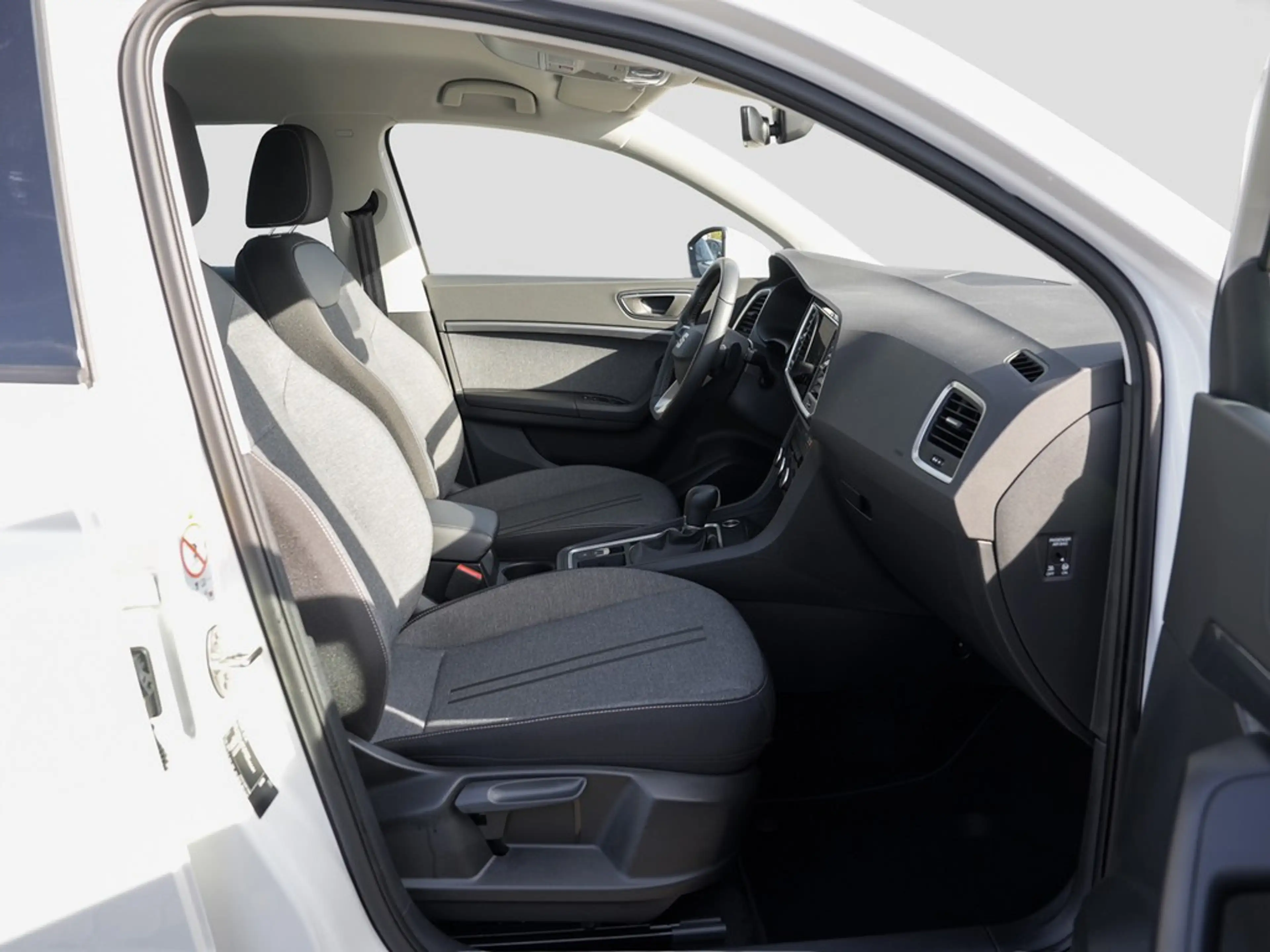 SEAT Ateca 2.0 TDI DSG Xperience Navi/LED/AHK/RFK/ACC — photo 8