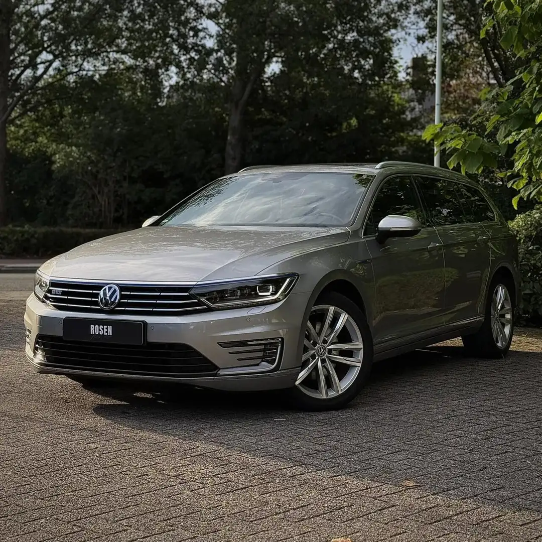 Volkswagen Passat Variant 1.4 TSI GTE |PANO|VIR DASH|LED| Grijs - 1