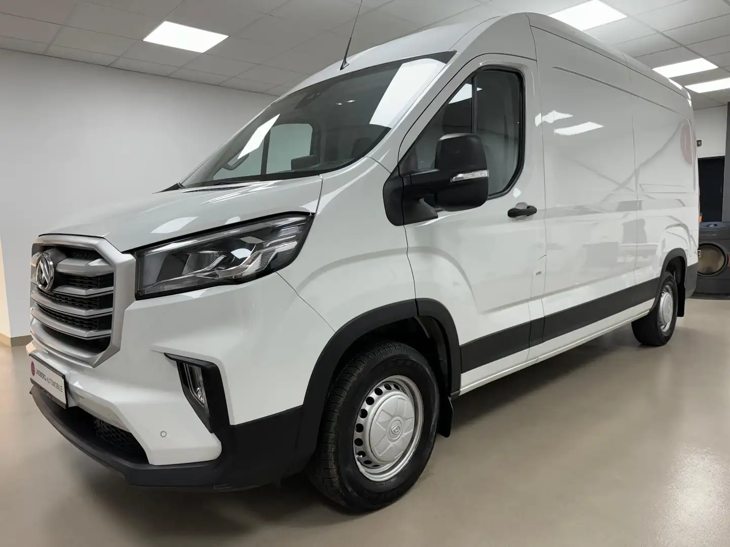 Maxus Deliver 9 2.0 Transporter RWD BASE*PDC*RFK*LED* White - 1
