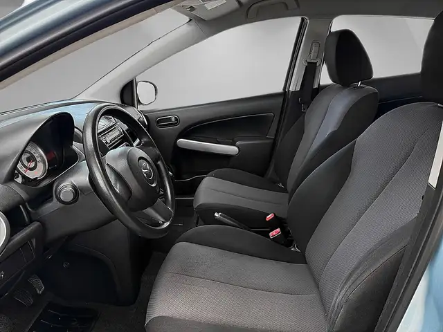Mazda Mazda2 view 7