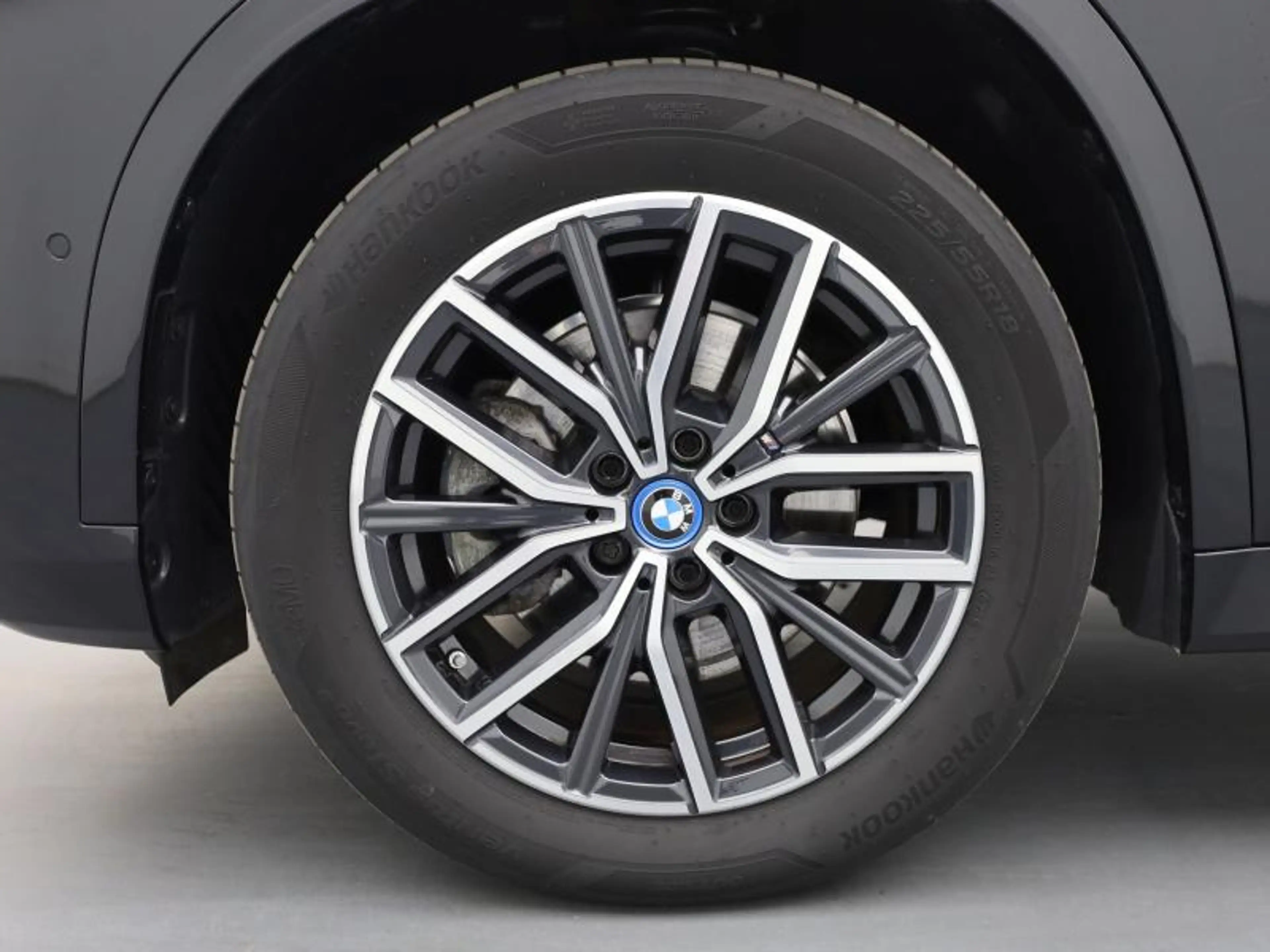 BMW X1 xDrive 25e M-PACK — photo 8