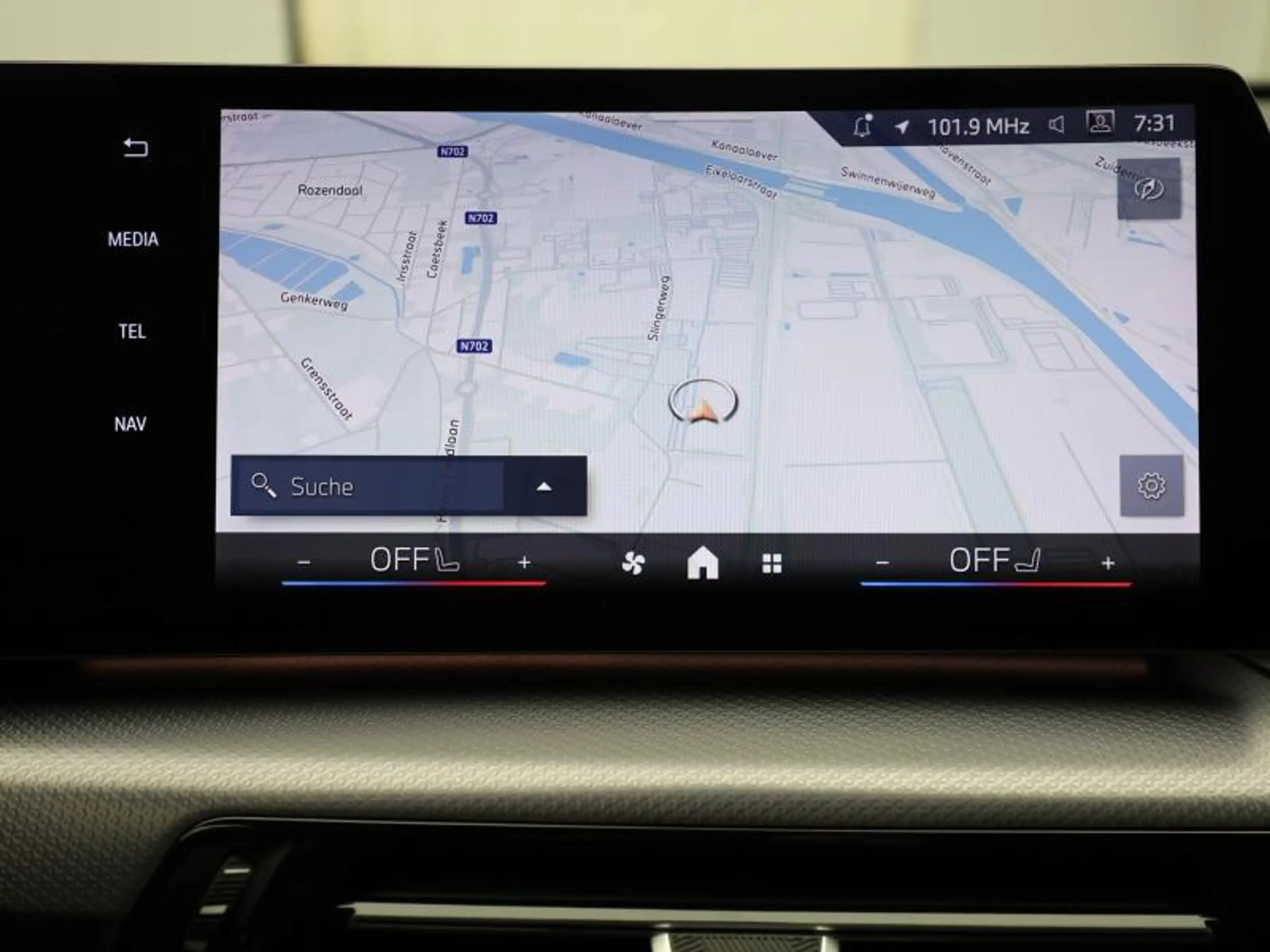 BMW X1 xDrive 25e M-PACK — photo 12