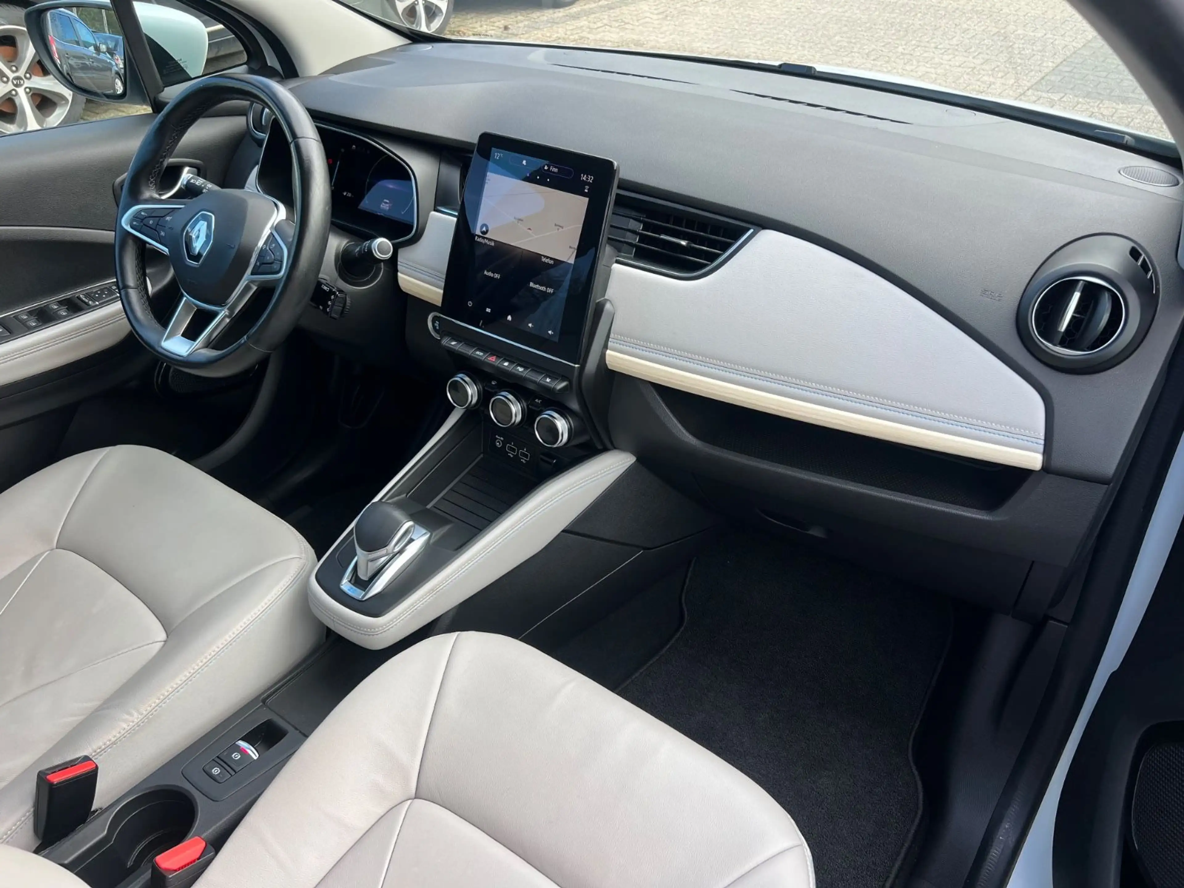 Renault ZOE Riviera NAVI*KAMERA*KLIMA*LEDER*INK-BATTERIE — photo 8