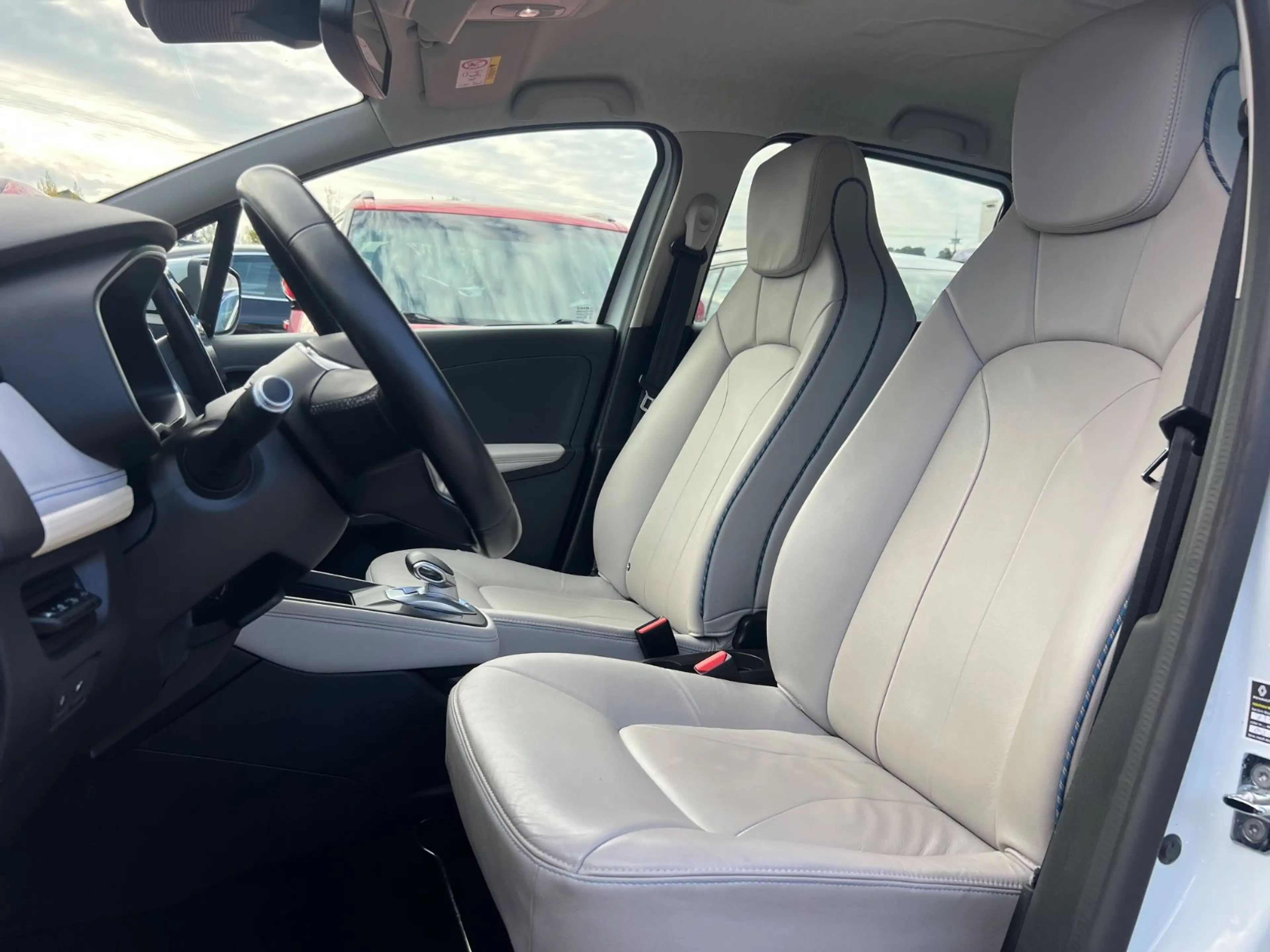 Renault ZOE Riviera NAVI*KAMERA*KLIMA*LEDER*INK-BATTERIE — photo 6