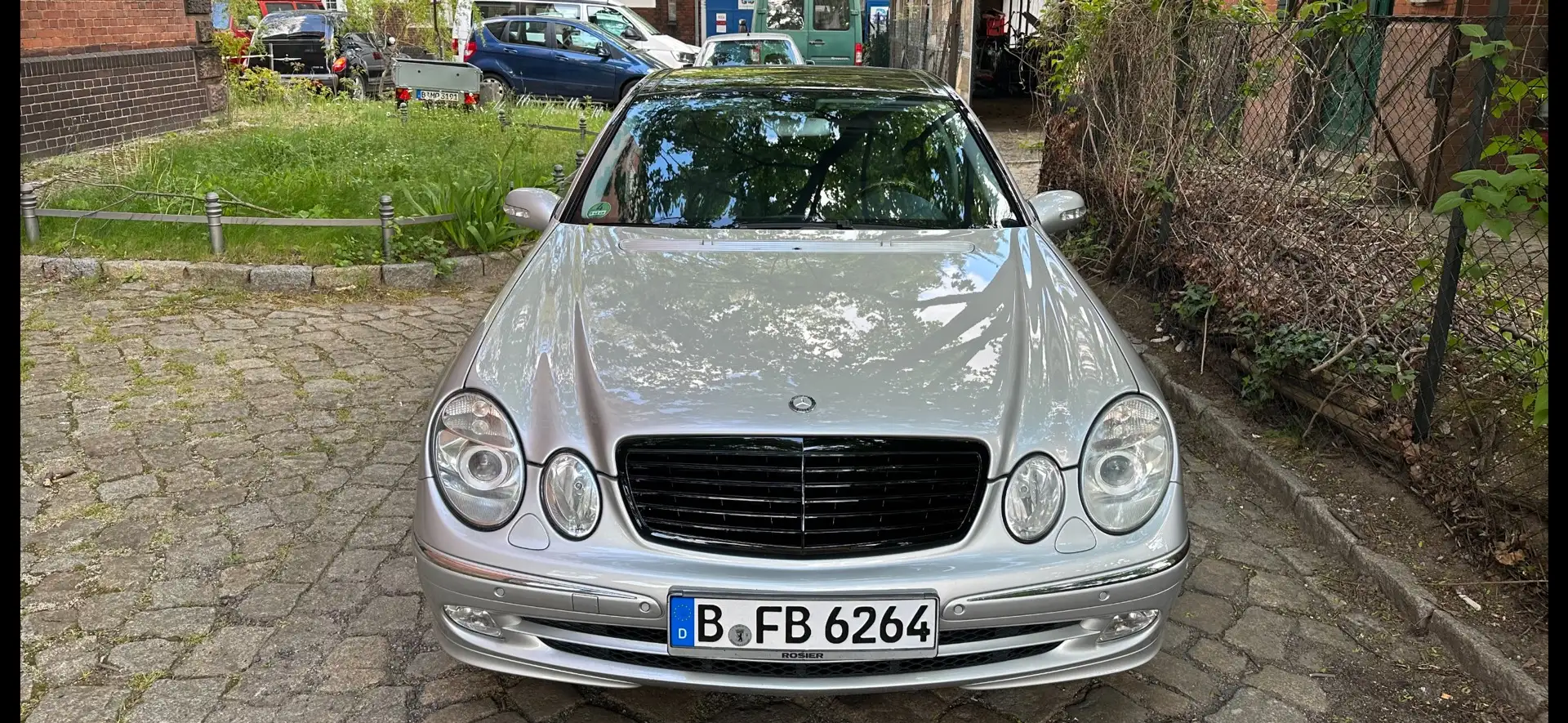 Mercedes-Benz E 320 E 320 (211.065) Sehr guter Zustand Šedá - 1