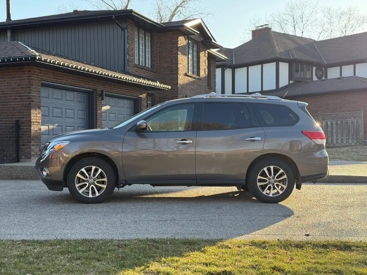 Nissan Pathfinder снимка Nissan Pathfinder