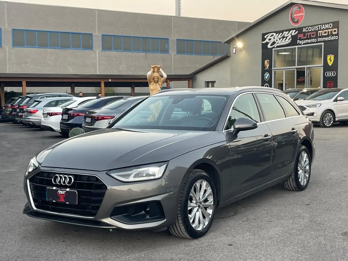 Audi A4 Avant 35 TDI/163 CV S tronic Business Advanced Šedá - 1