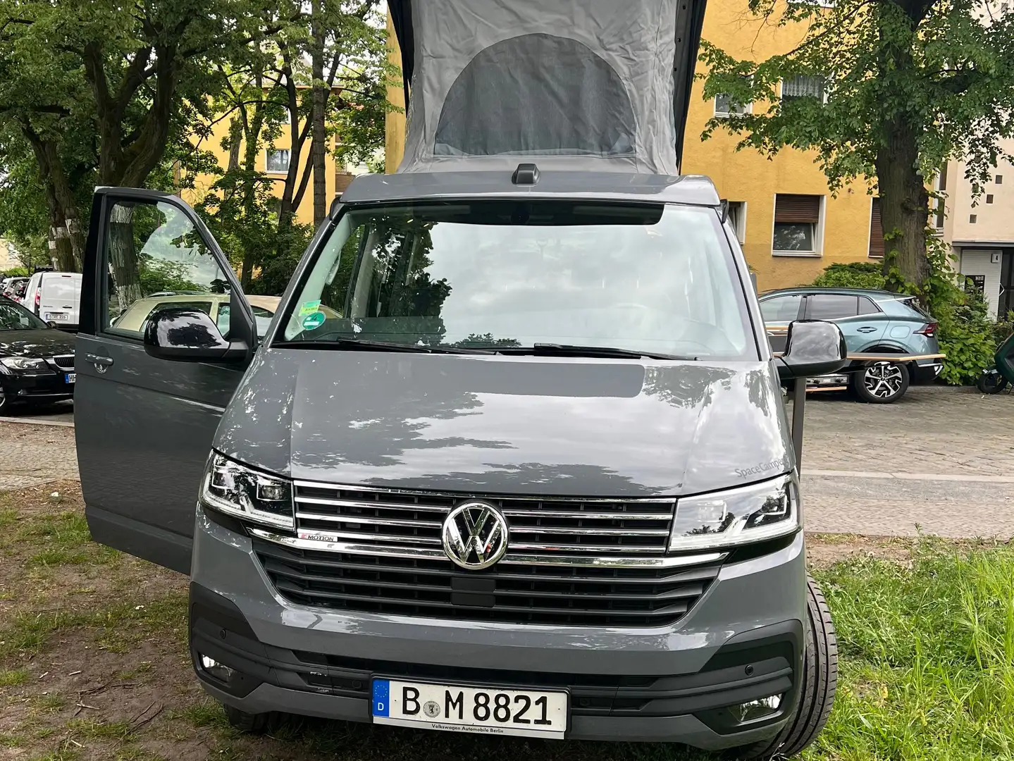 Volkswagen T6.1 Caravelle Caravelle T6.1 DSG Kurz 4MOTION Highline Gris - 2