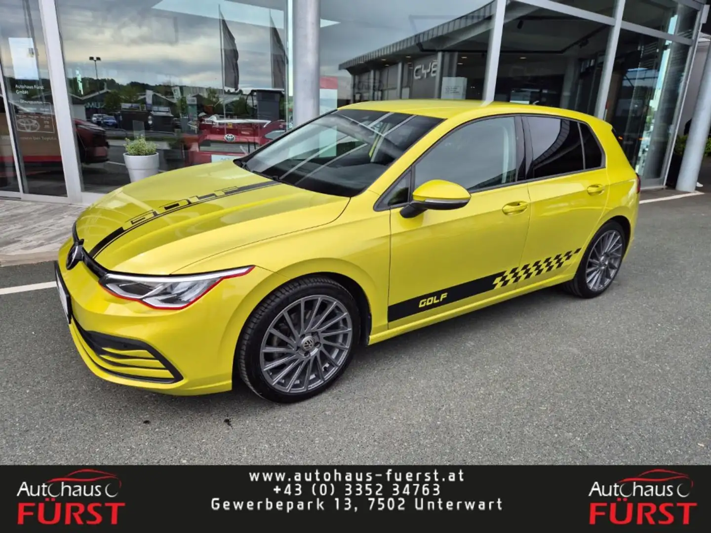 Volkswagen Golf VIII Life 1,0 TSI*8-Fach* Gelb - 1