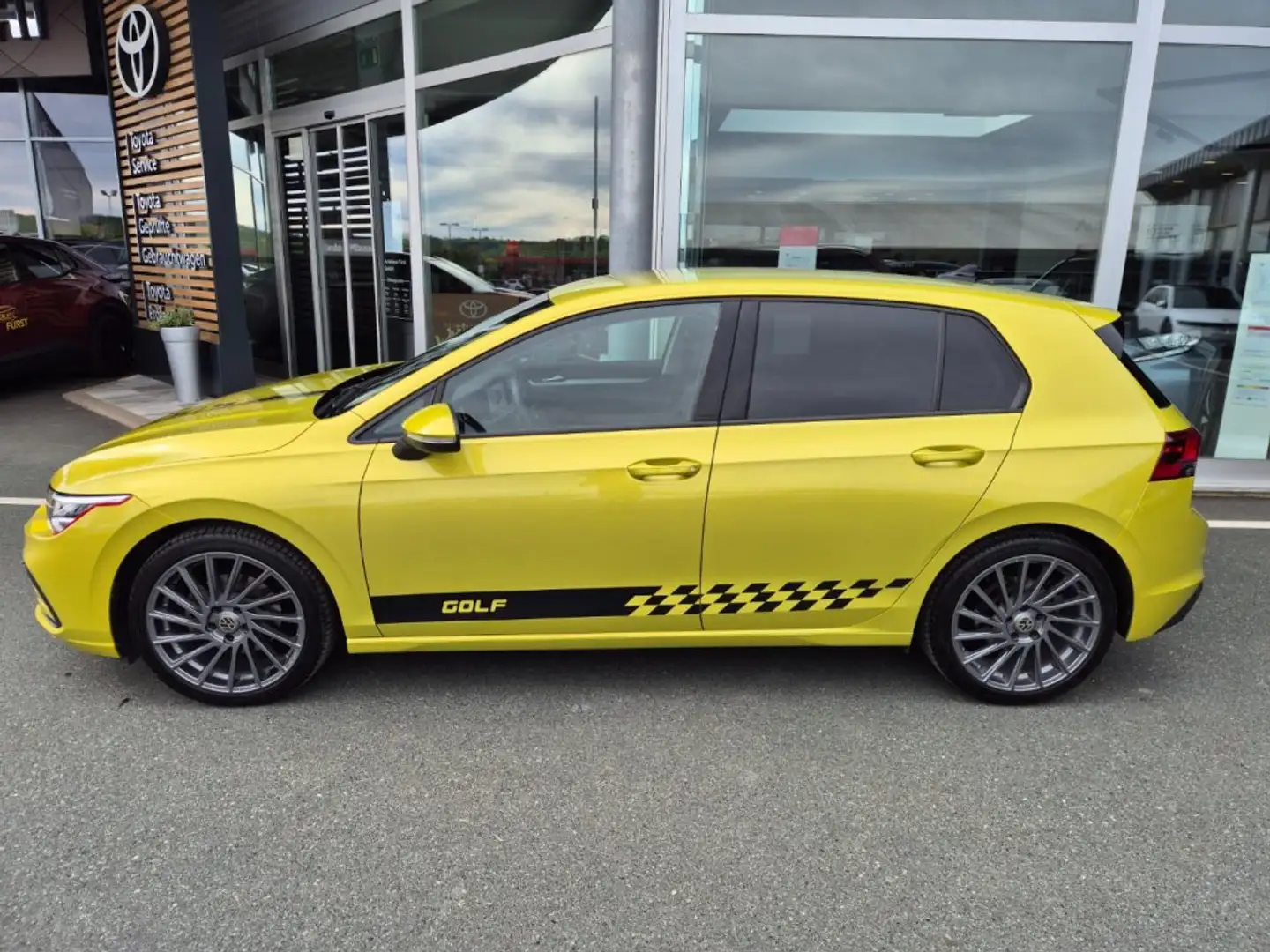 Volkswagen Golf VIII Life 1,0 TSI*8-Fach* Gelb - 2